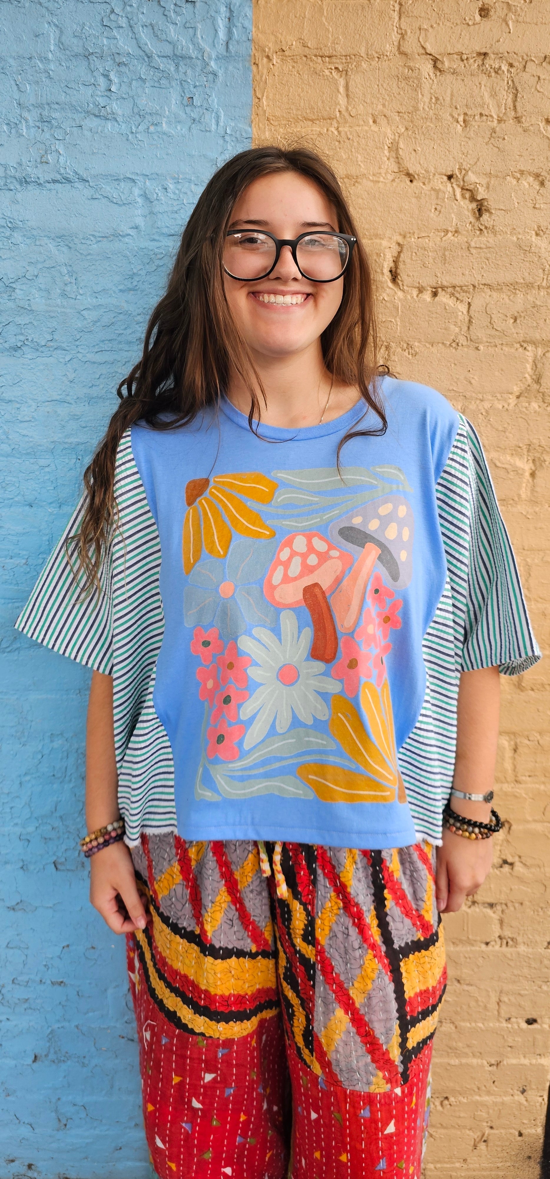 Abstract Mushroom Diva Flow Top