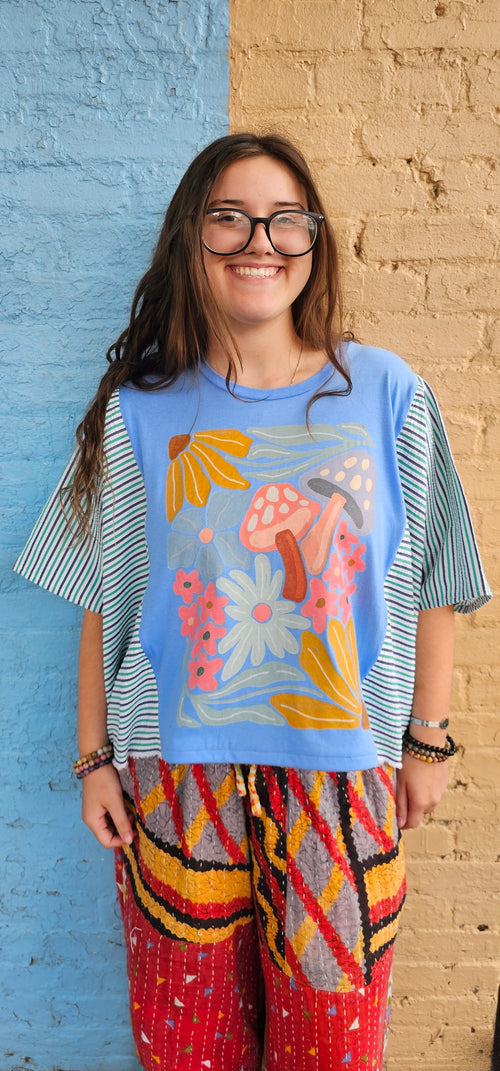 Abstract Mushroom Diva Flow Top
