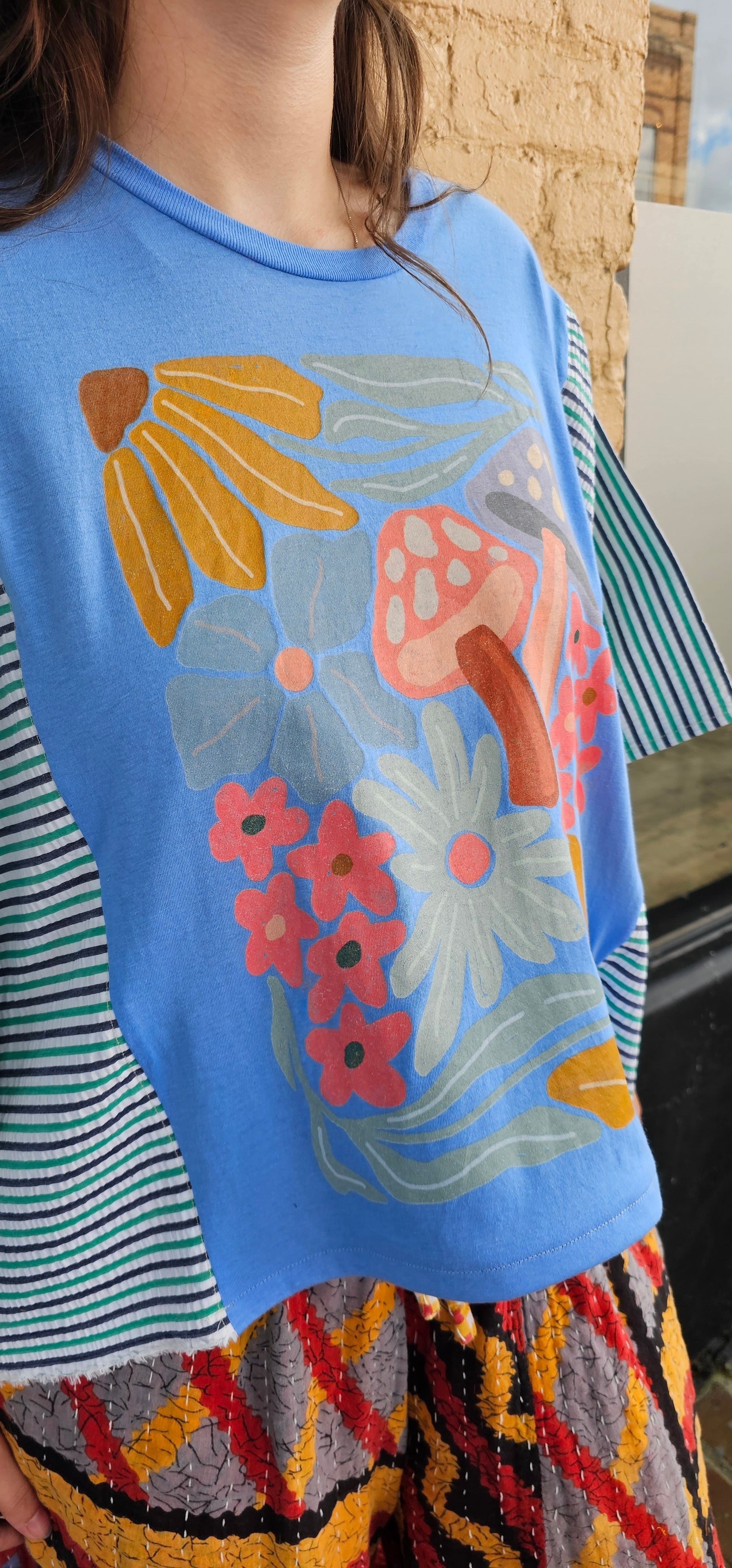 Abstract Mushroom Diva Flow Top